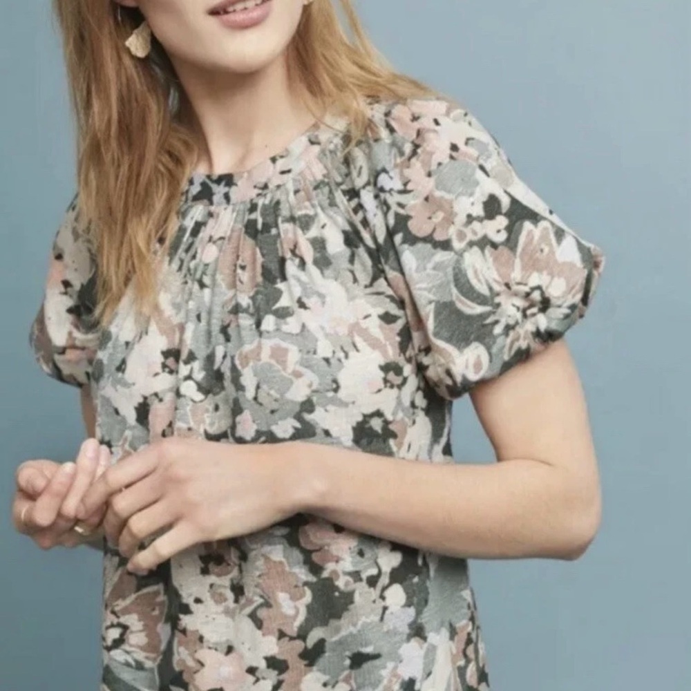 Anthropologie Maeve muted floral puff sleeve top blouse size M casual office